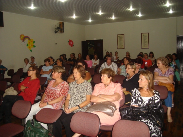 Aula inaugural da primeira turma de cuidadores em Blumenau