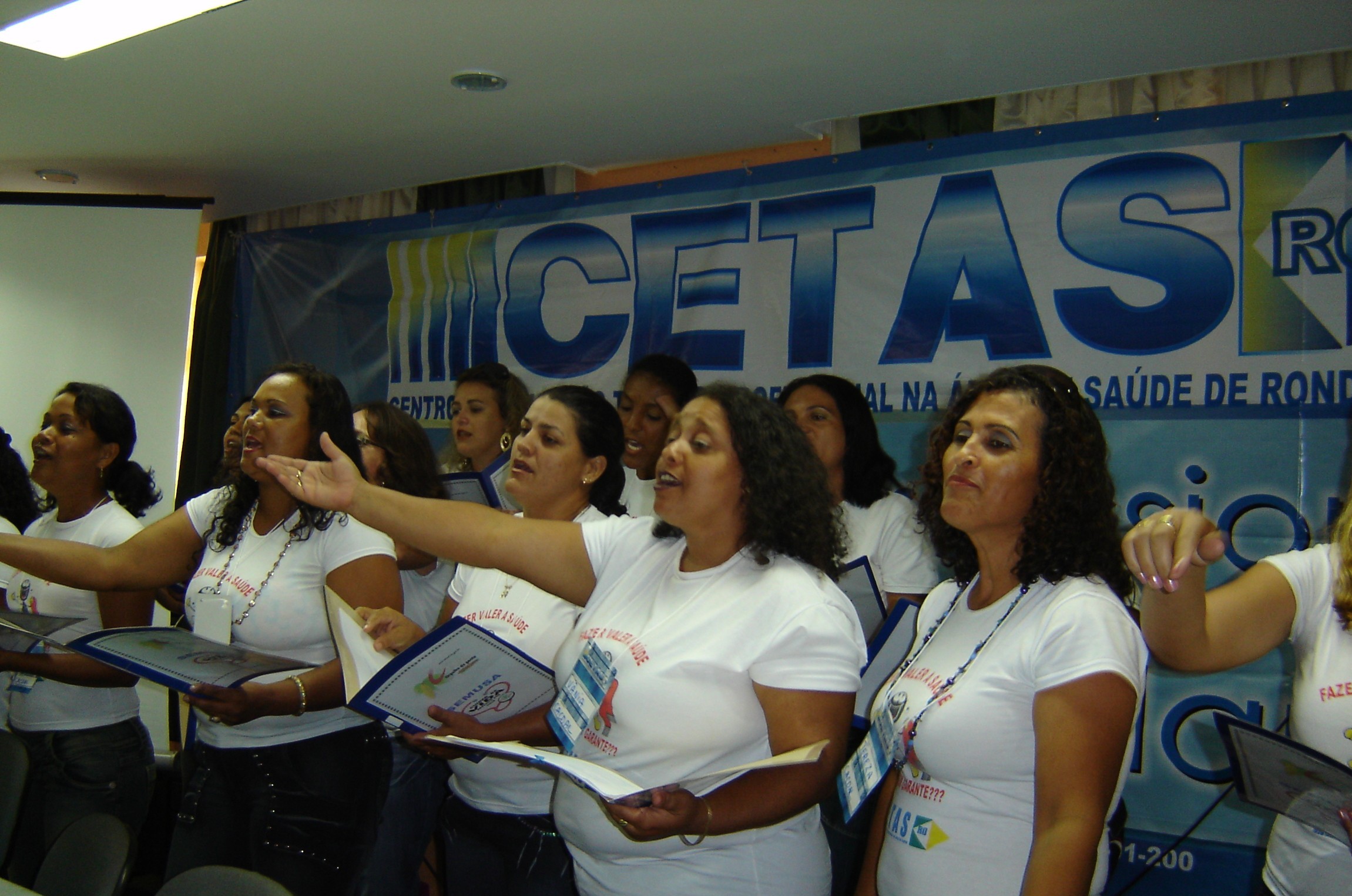 Alunos se apresentam na Feira Cultural