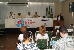 mesa do fórum de educação profissional em saúde