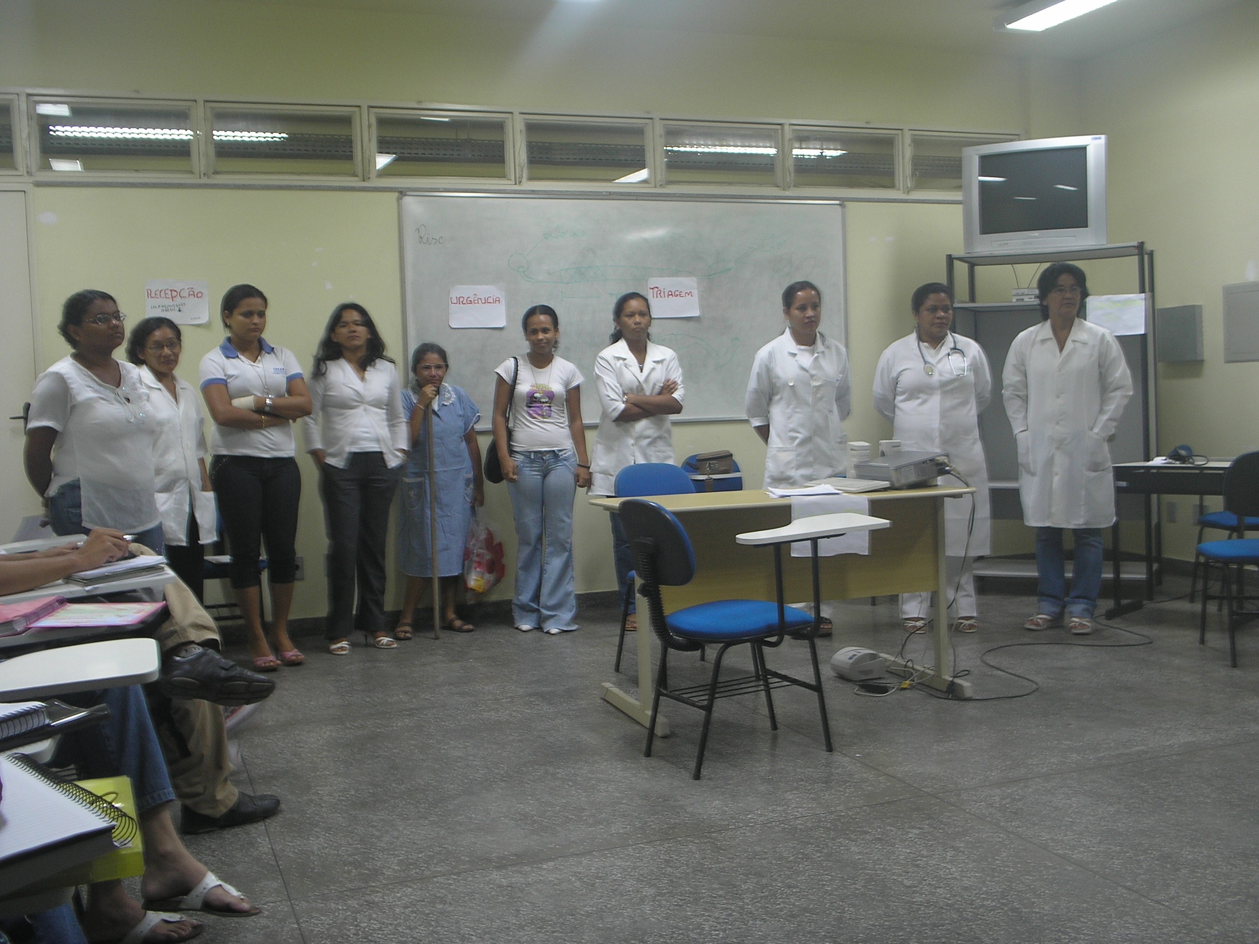 Alunos na aula de Relações Interpessoais e Ética Profissional